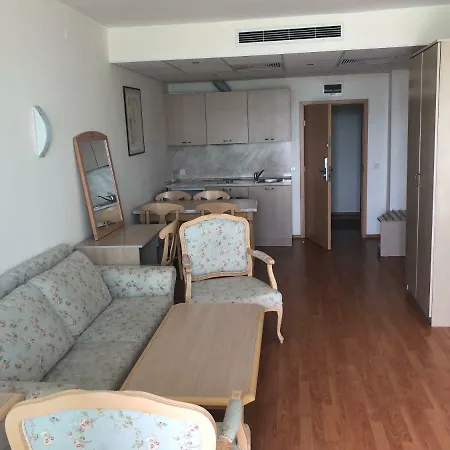 Private In Oasis Апартамент